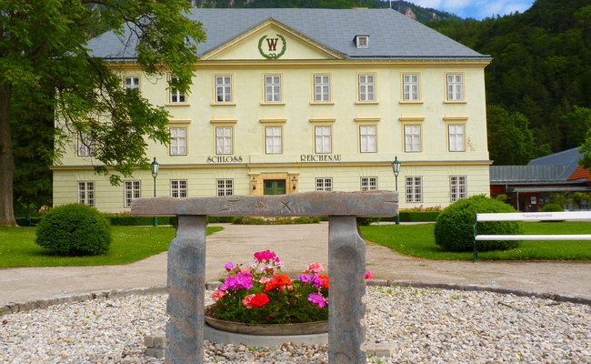 Fassade von Schloss Reichenau